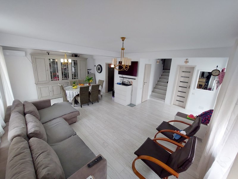 Domnesti, vila, panouri solare 6kw noi