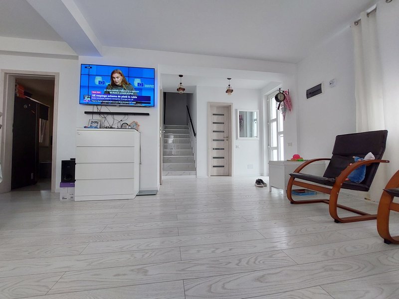 Domnesti, vila, panouri solare 6kw noi