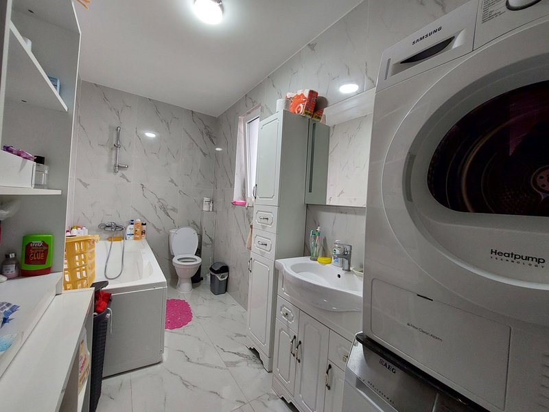 Domnesti, vila, panouri solare 6kw noi